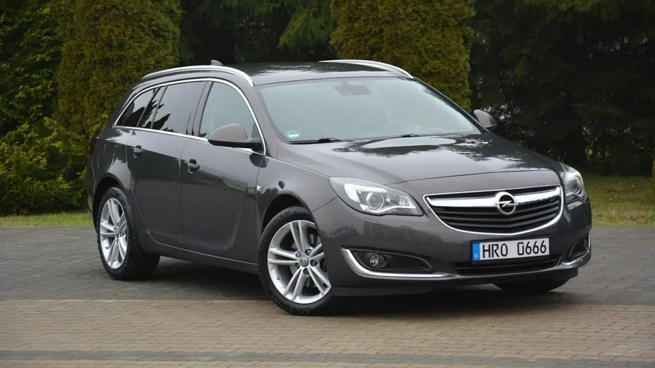 OPEL Insignia -