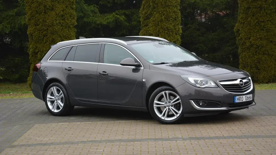 OPEL Insignia -