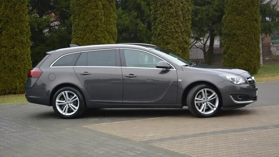 OPEL Insignia -