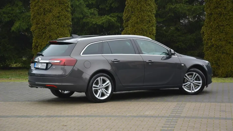 OPEL Insignia -