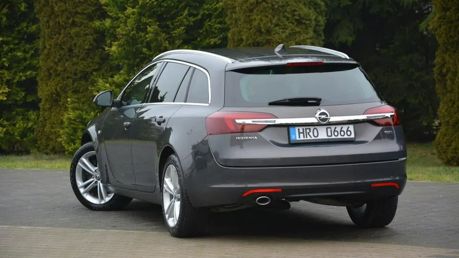 OPEL Insignia -