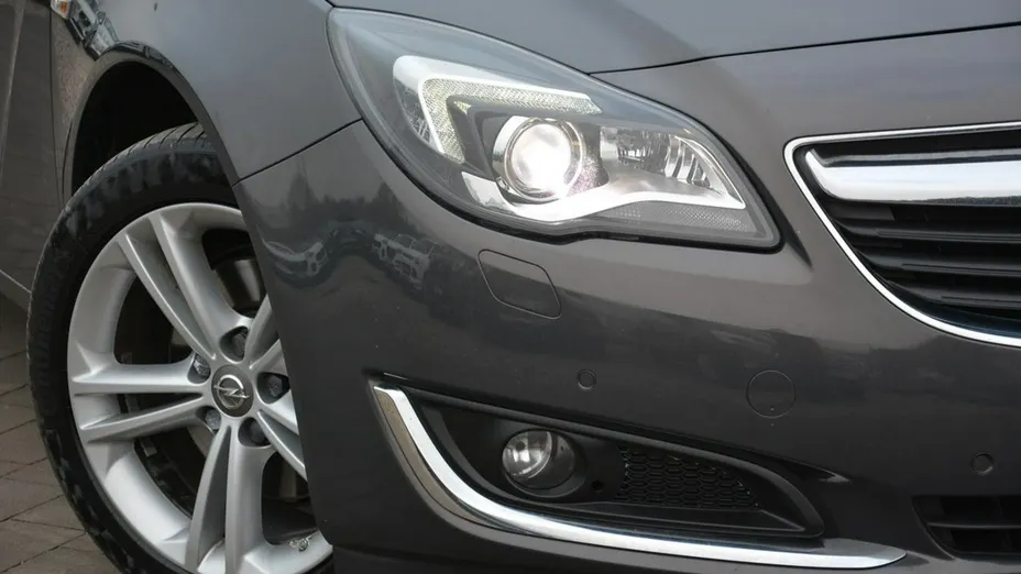 OPEL Insignia -