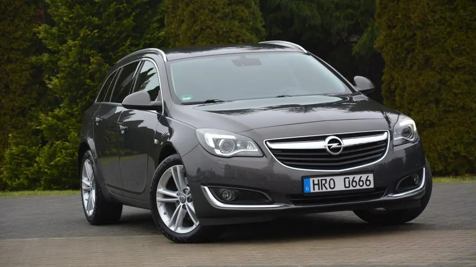 OPEL Insignia -