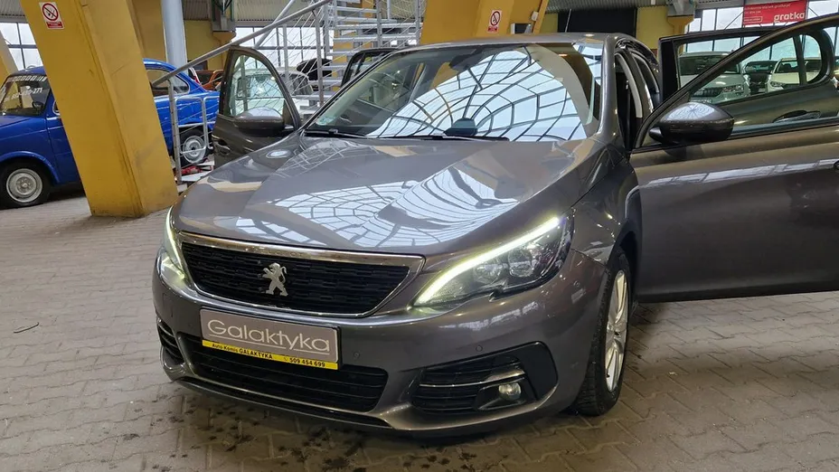 PEUGEOT 308 -