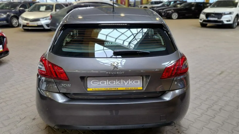 PEUGEOT 308 -