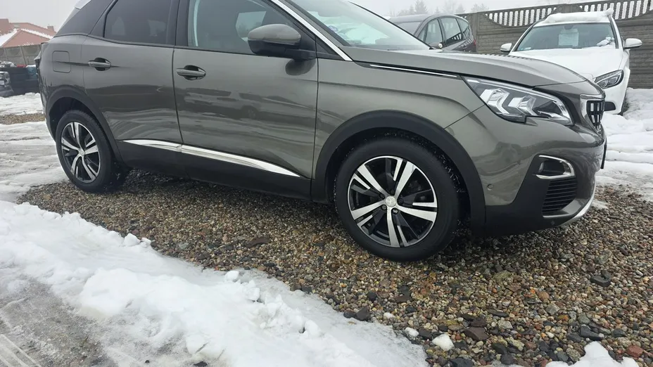 PEUGEOT 3008 -