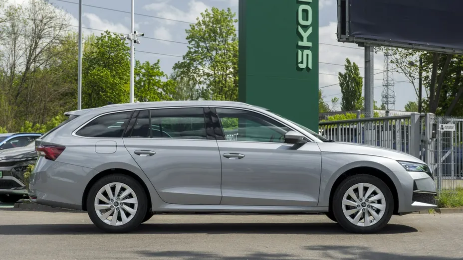 SKODA Octavia -