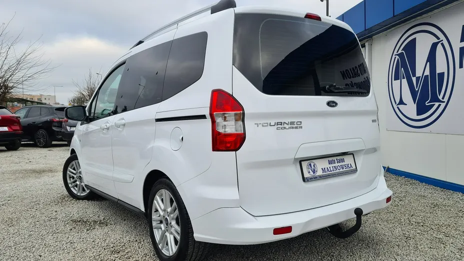 FORD Tourneo Courier -