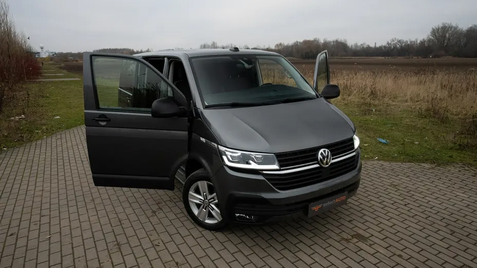 VOLKSWAGEN Multivan -