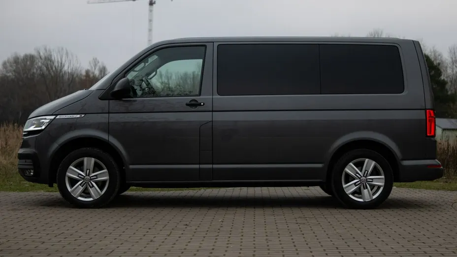 VOLKSWAGEN Multivan -