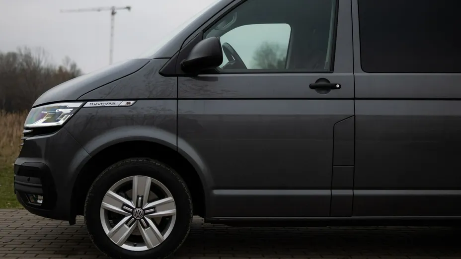 VOLKSWAGEN Multivan -