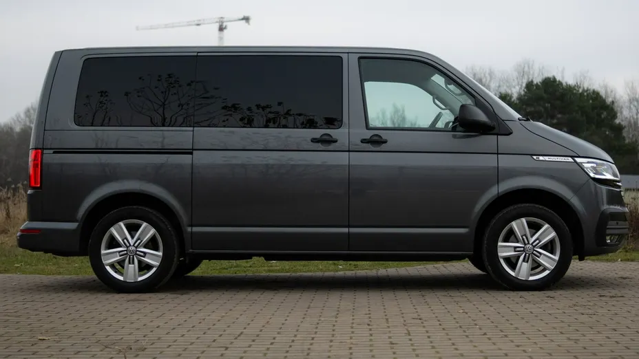 VOLKSWAGEN Multivan -