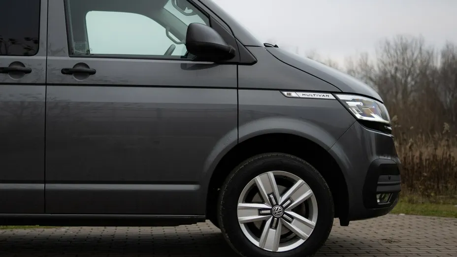 VOLKSWAGEN Multivan -