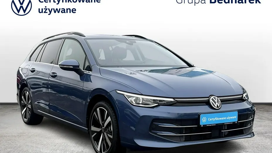 VOLKSWAGEN Golf -