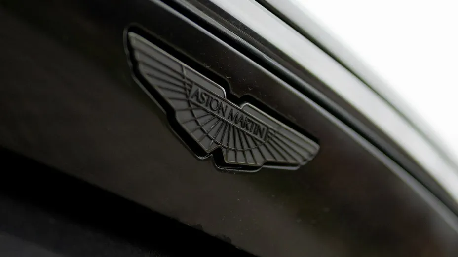 ASTON MARTIN Vantage -