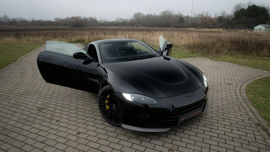 ASTON MARTIN Vantage -