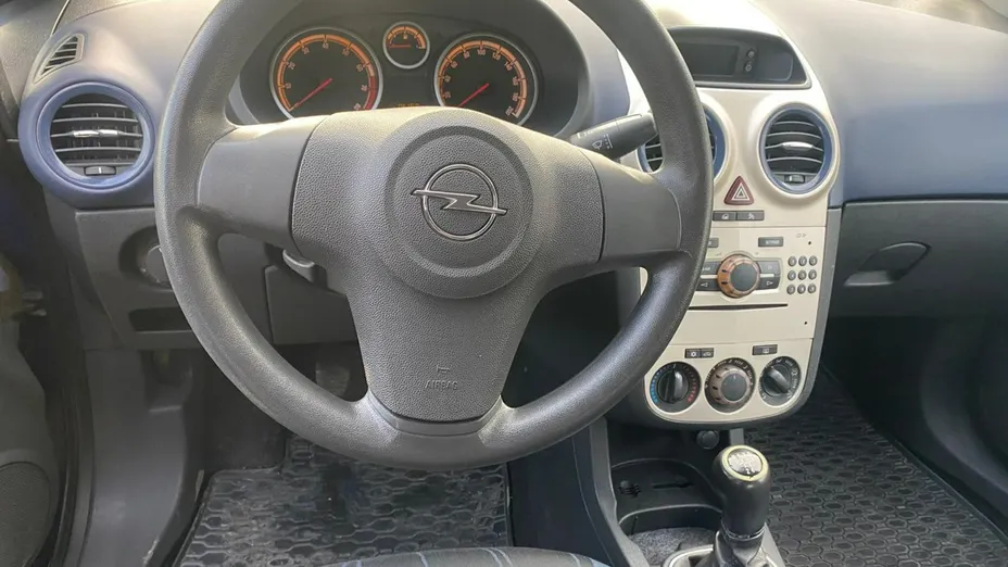 OPEL Corsa -