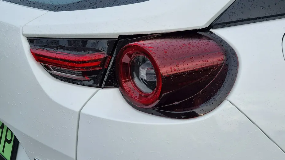 MAZDA MX-30 -