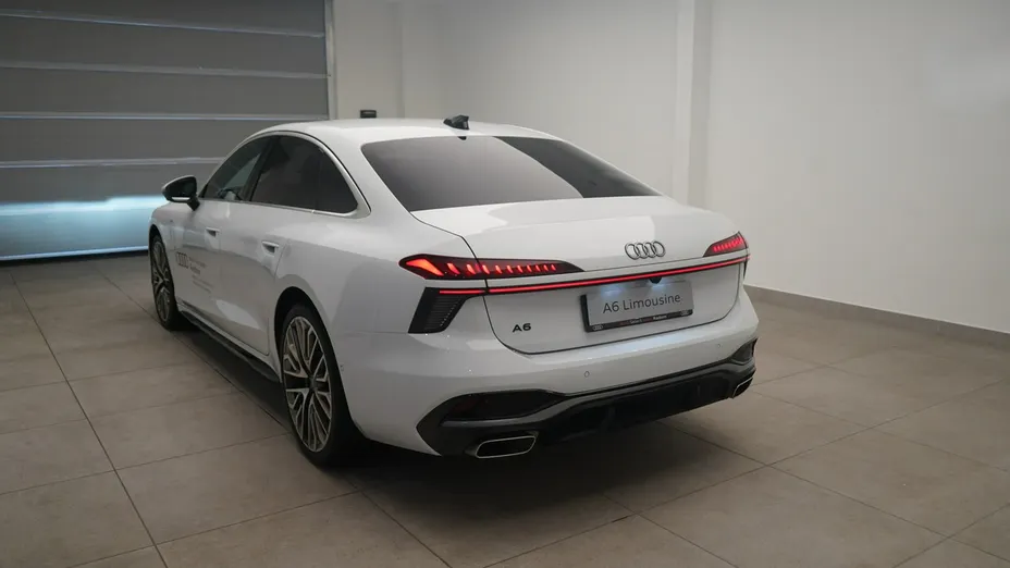 AUDI A6 -