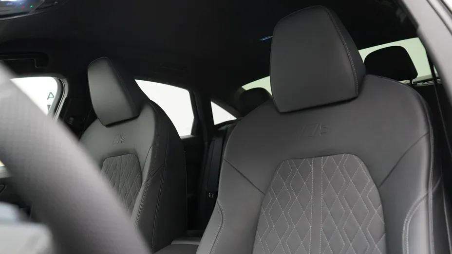 AUDI A6 -