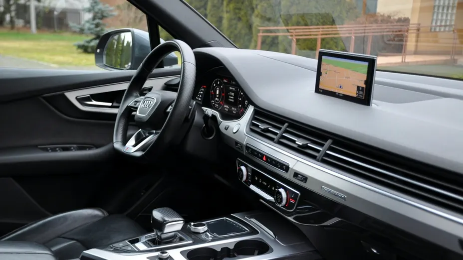 AUDI Q7 -