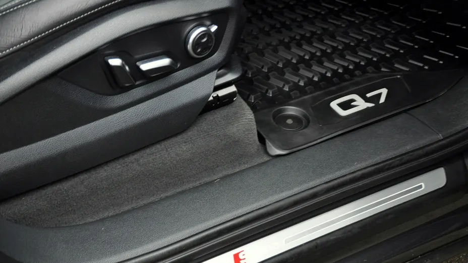 AUDI Q7 -