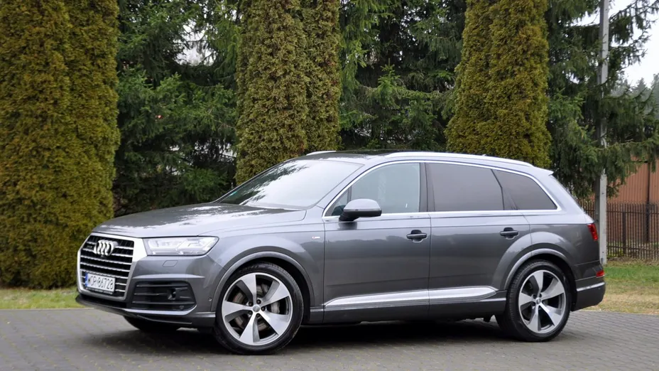 AUDI Q7 -