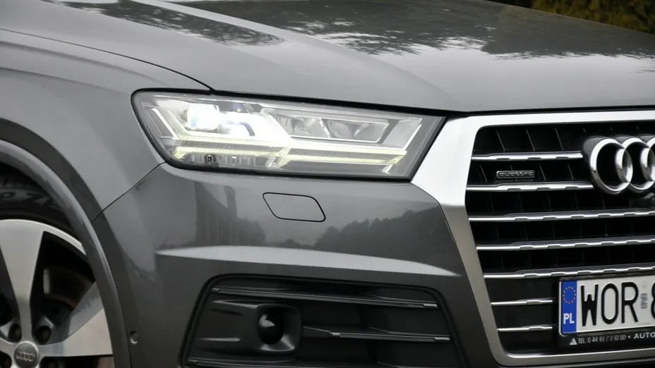 AUDI Q7 -