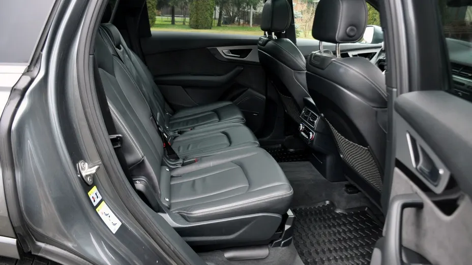 AUDI Q7 -