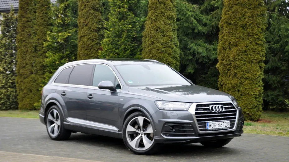 AUDI Q7 -