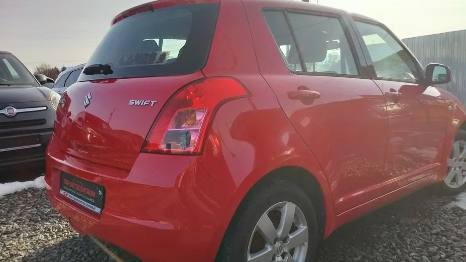SUZUKI Swift -