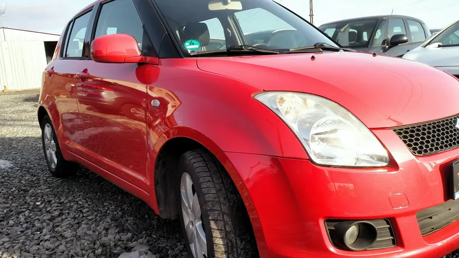 SUZUKI Swift -