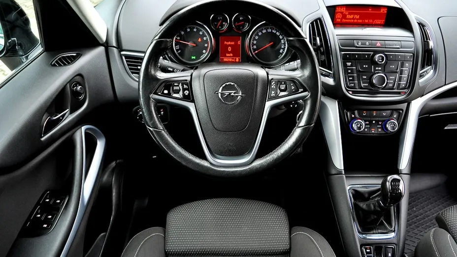 OPEL Zafira -