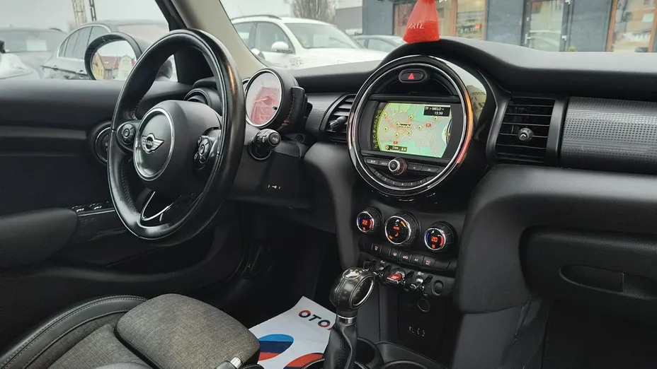 MINI Cooper -