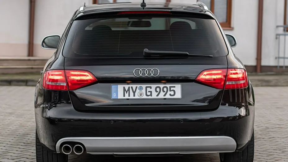 AUDI A4 -