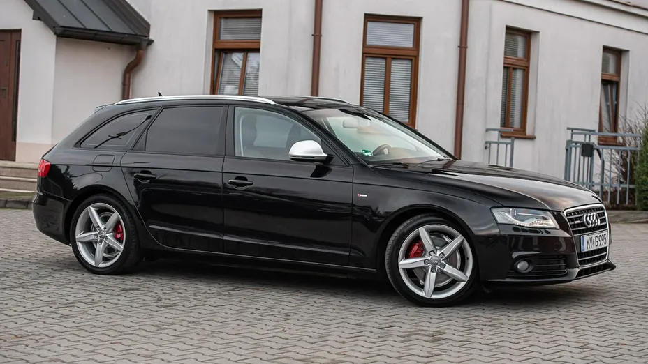 AUDI A4 -