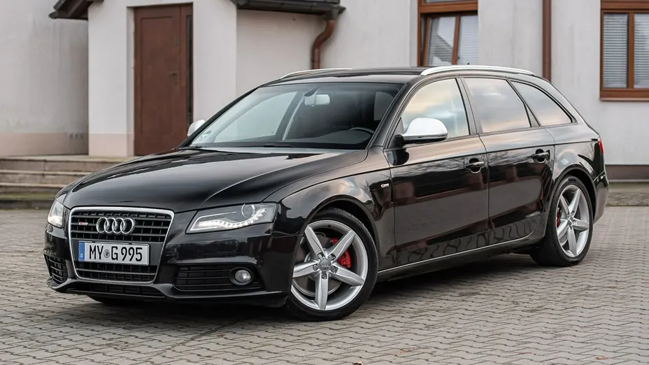 AUDI A4 -