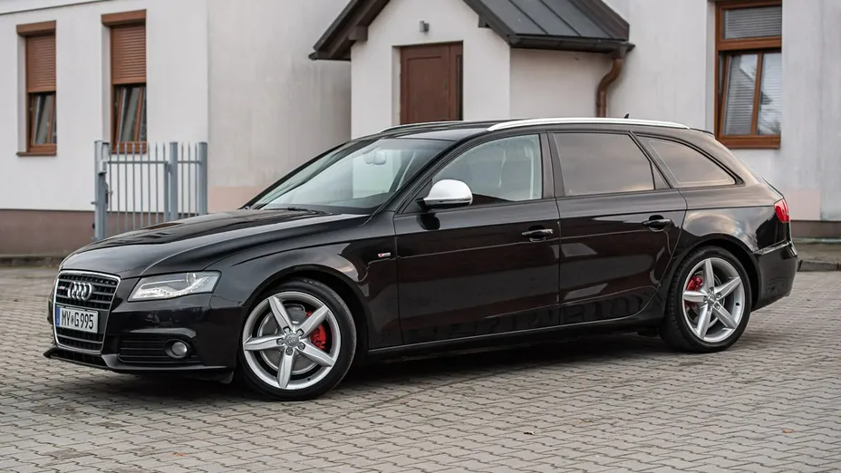 AUDI A4 -