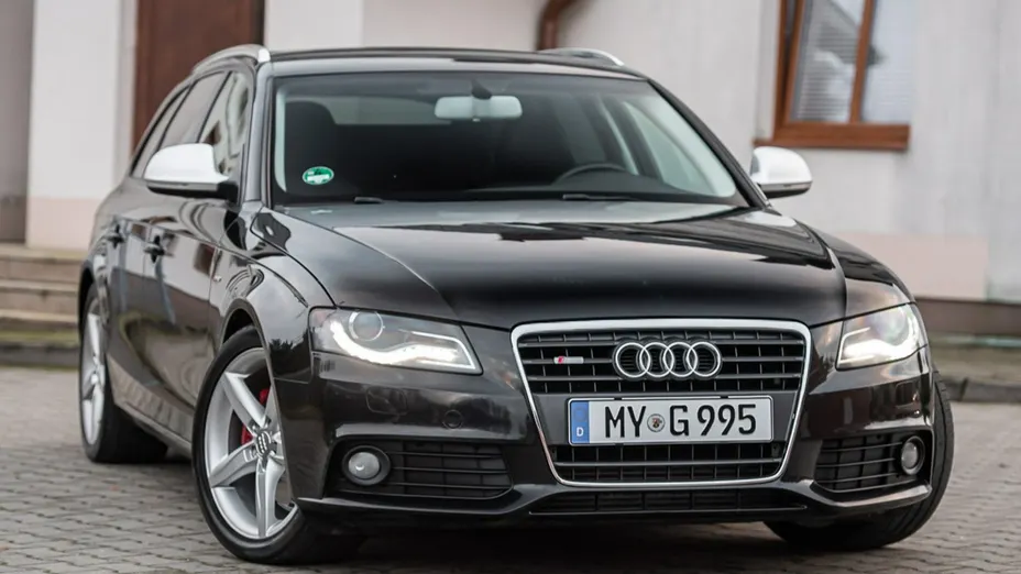 AUDI A4 -