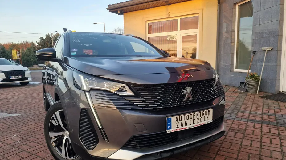 PEUGEOT 3008 -