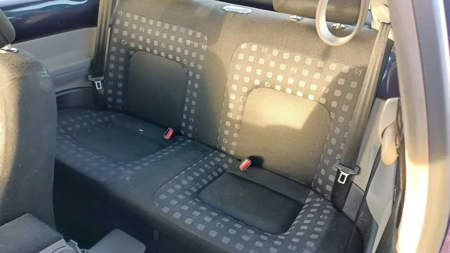 VOLKSWAGEN New Beetle -