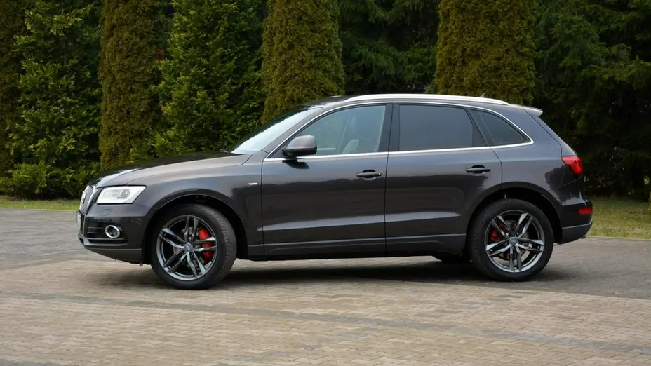 AUDI Q5 -
