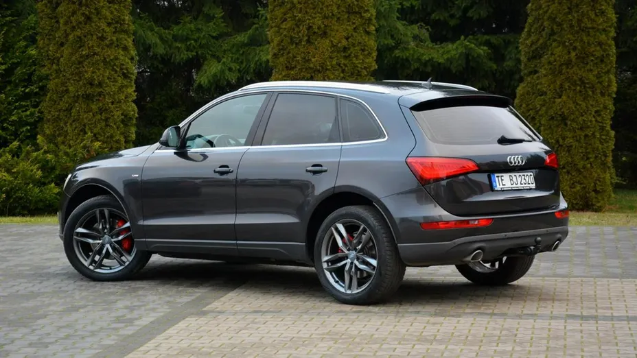 AUDI Q5 -