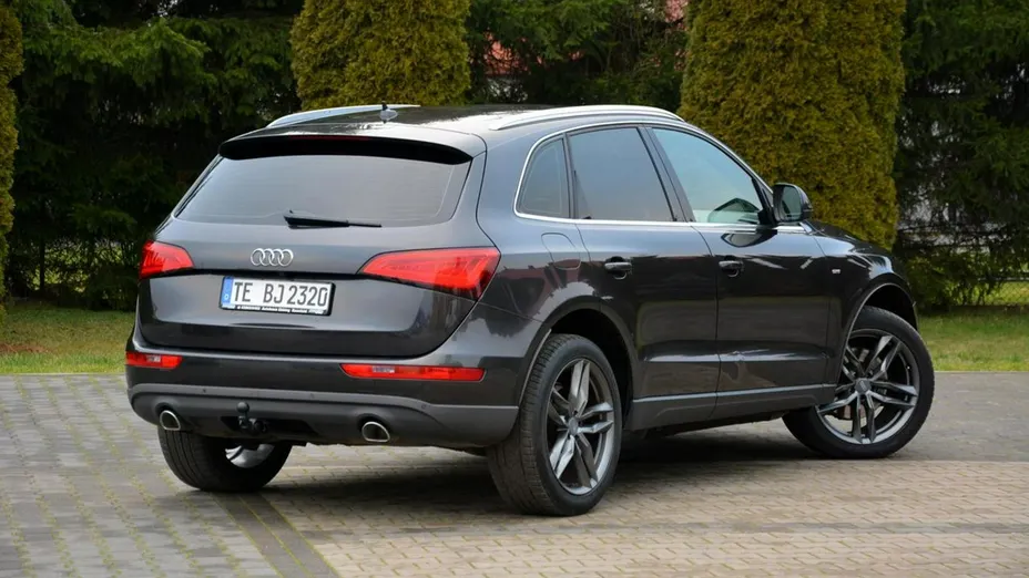 AUDI Q5 -