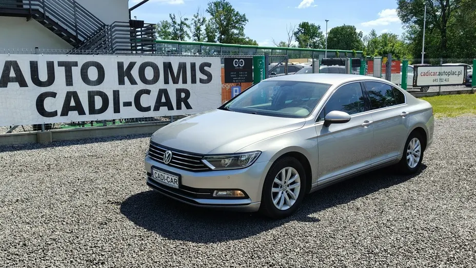 VOLKSWAGEN Passat -