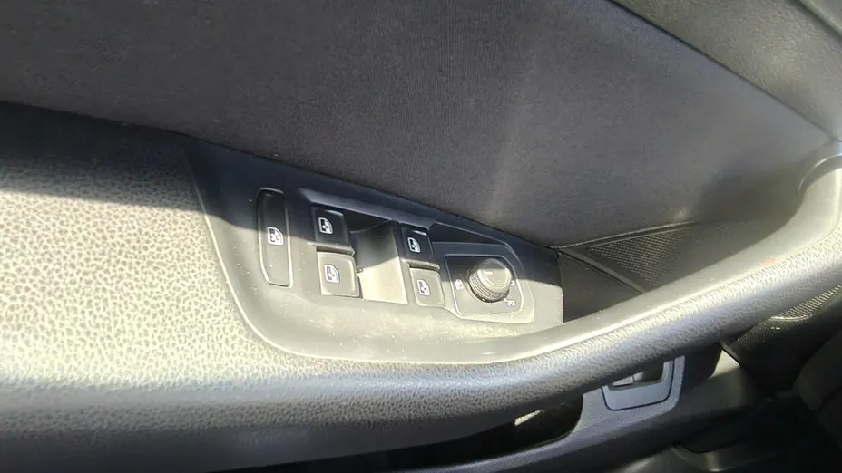 VOLKSWAGEN Passat -