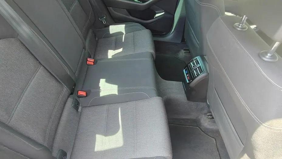 VOLKSWAGEN Passat -