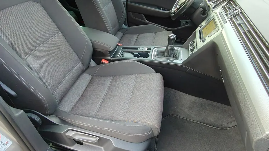 VOLKSWAGEN Passat -