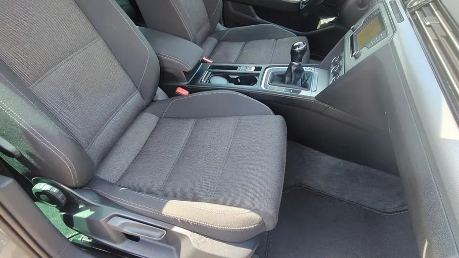 VOLKSWAGEN Passat -