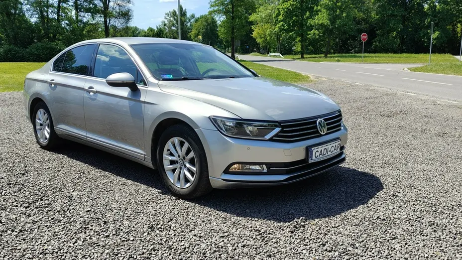 VOLKSWAGEN Passat -